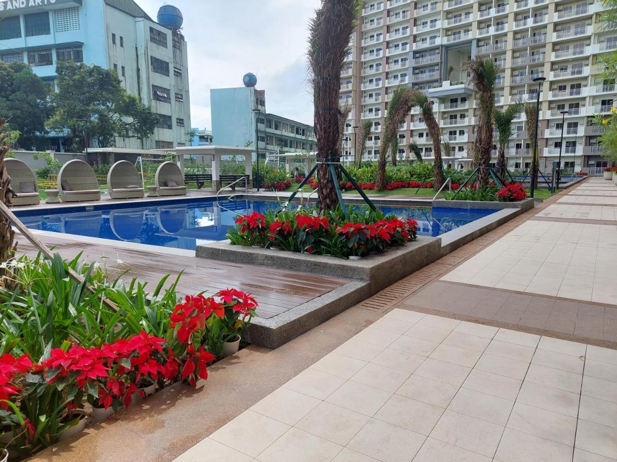 Infina Towers Project 4 Aurora Boulevard Quezon City Маніла Екстер'єр фото